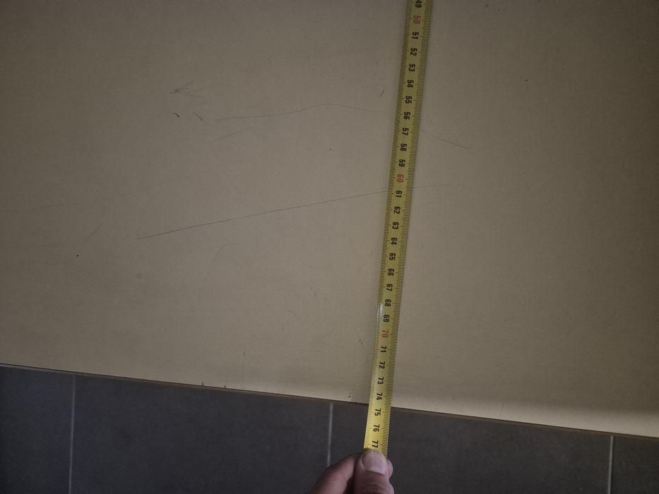 1 mesa em bom estado