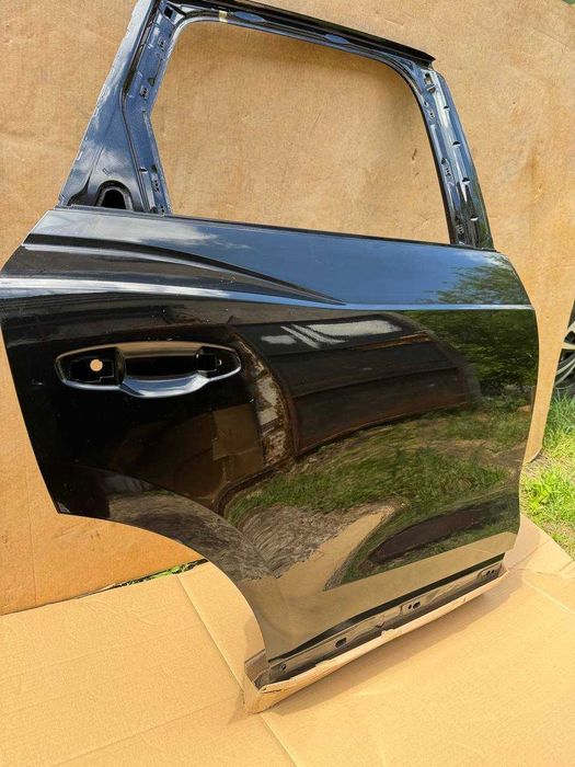Двері праві зад Audi Q3 83A 18- Розборка БУ запчастин , в наявності Львів (КОЛІР Ly9T)