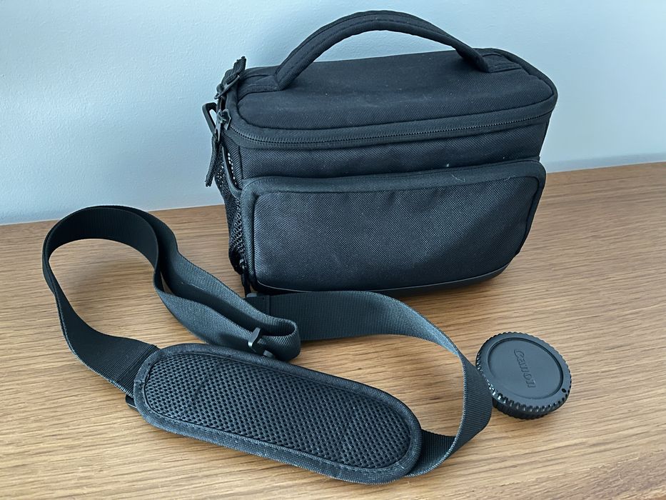 Máquina Fotográfica Canon EPS 200D + Objectiva + Acessolórios