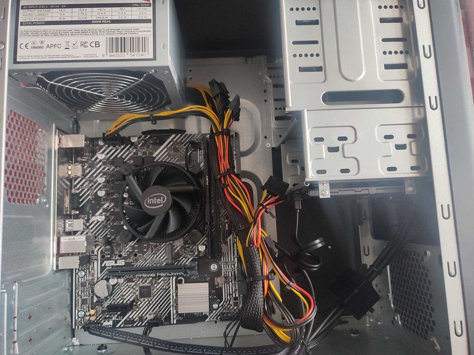 PC ASUS i7-10700/16GB/SSD 512GB/HDMI Computador
