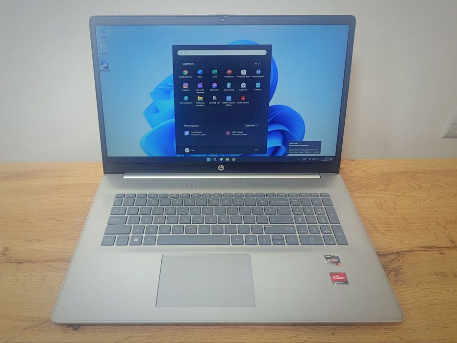 17.3 HD+ ноутбук HP/AMD Ryzen 3 7320U/8GB DDR4/SSD 256GB/АКБ 0% зносу