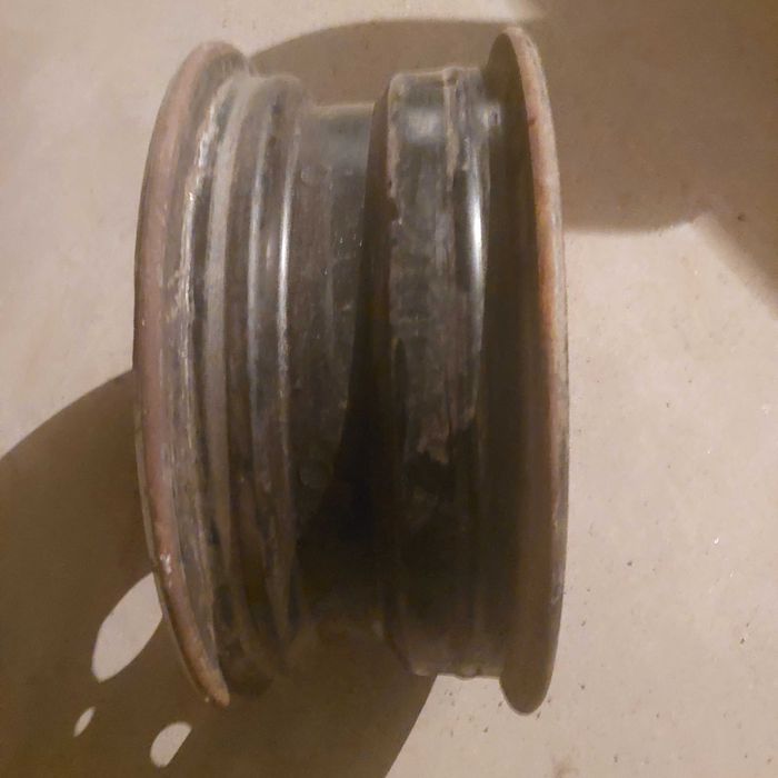 Шини і диск різні на R16, R14.