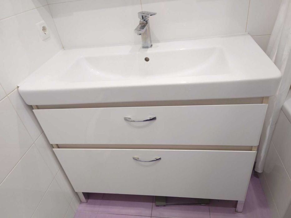 Умивальник з тумбою на ніжках шириною 100 см