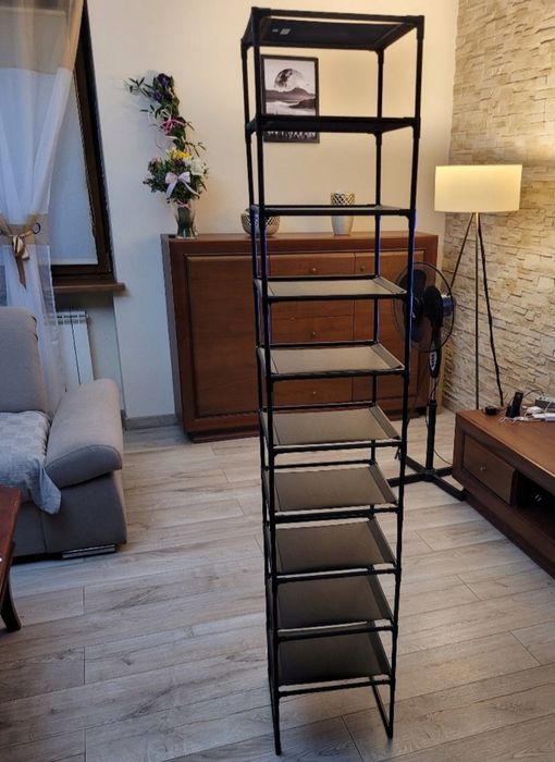 Czarny stojak na buty 173 cm - 10 półek, konstrukcja pionowa regał
