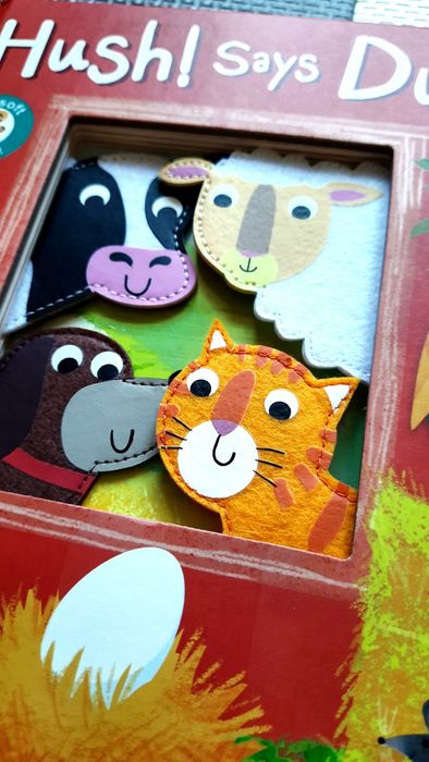 Hush! Says Duck książeczka sensoryczna po angielsku filcowa