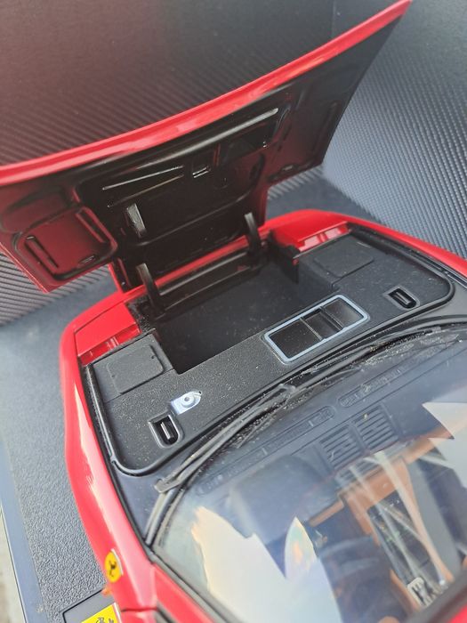 Ferrari 348TB - Hotwheels ELITE 1:18