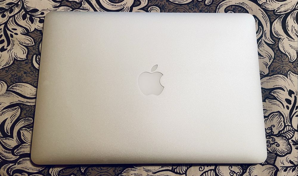 MacBook Air(2017) 13.3”/1.8GHz/8GB/128GB