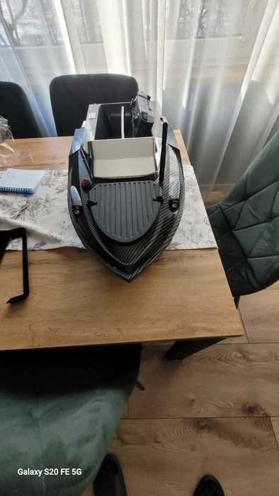 Łódka zanętowa v080