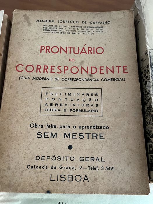 Livros e caderno antigo sem estar usado