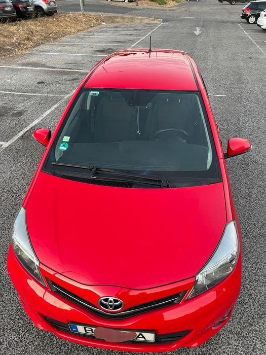 Toyota yaris D4D diesel vermelho Ano 2013/03 Activo