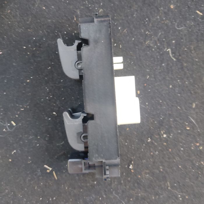 Vendo interruptor vidros elétricos para Mazda 3 bk