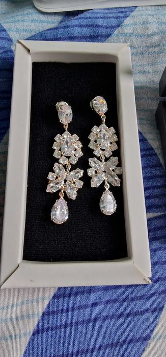 Akcesoria ślubne kolczyki ,muszka, spinki do mankietów i inne.