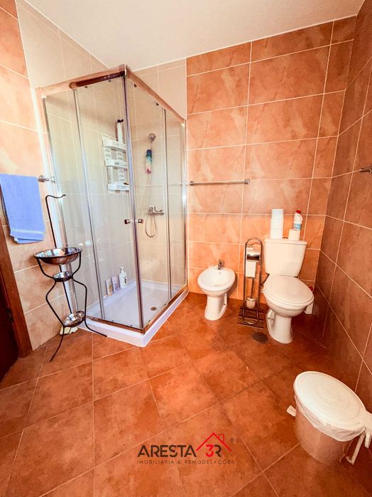 Vende-se moradia T4 Lamegal