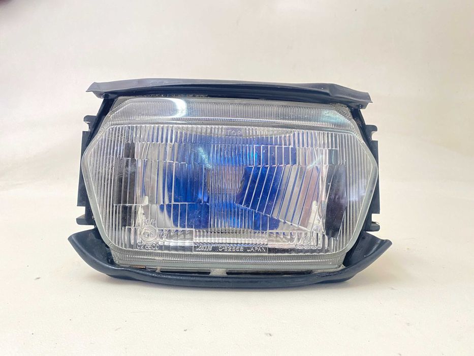 SUZUKI GSX F 600 F Lampa Reflektor Przednia Przód