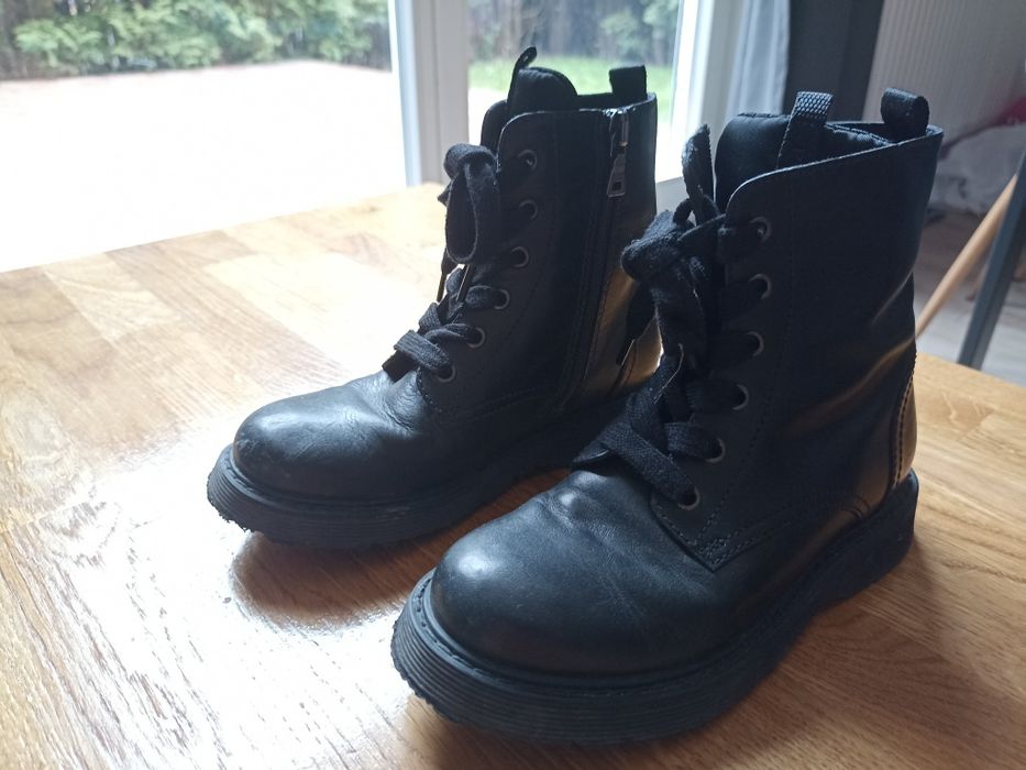 Buty PRADA orginalne. Skórzane trzewiki, martensy, glany rozmiar 29