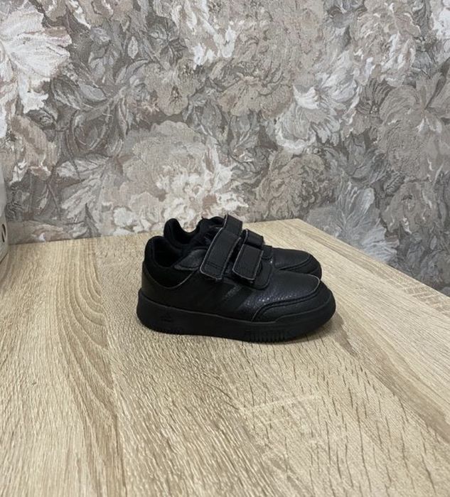 Adidas р.24-25 кросівки кроси кроссовки