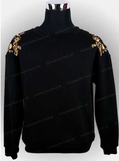 Sweatshirt preta com bordado de Viana feito à máquina