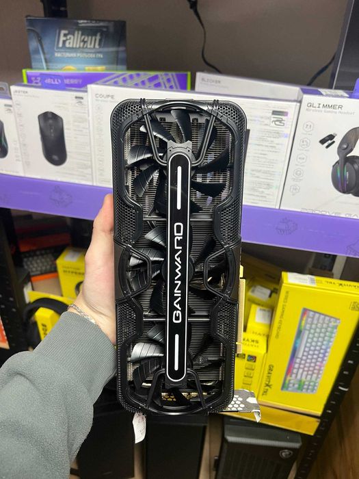 Відеокарта Gainward RTX 3070 8Gb Phantom (NE63070019P2-1040P)