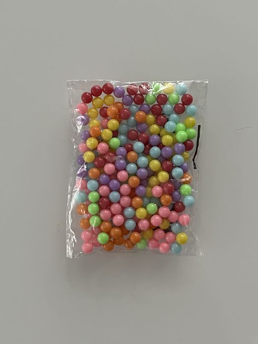Kolorowe koraliki bez dziurek