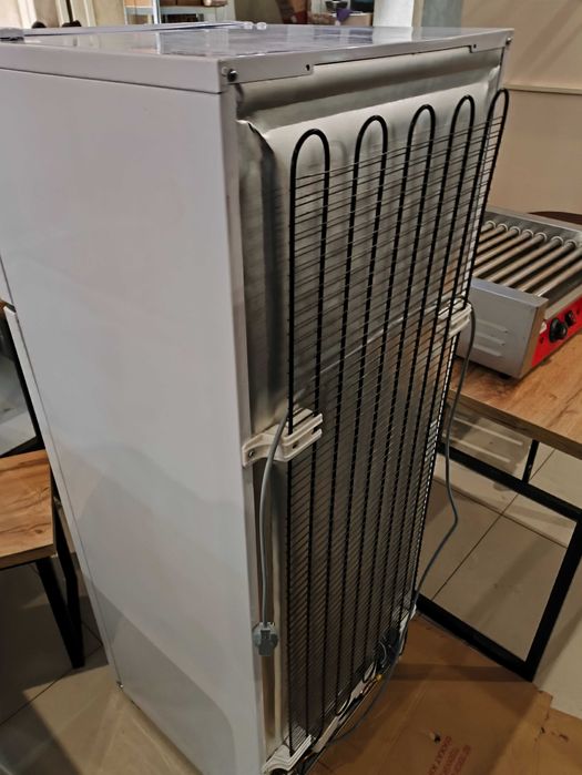 Двокамерний холодильник Beko RDSA240K20W