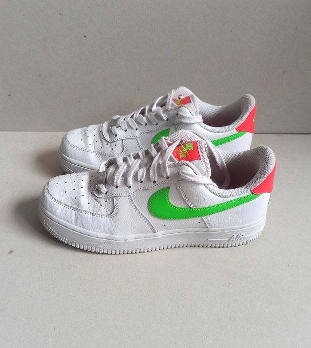 Damskie buty Nike WMNS Air Force 1 07 roz.37,5 SUPER STAN