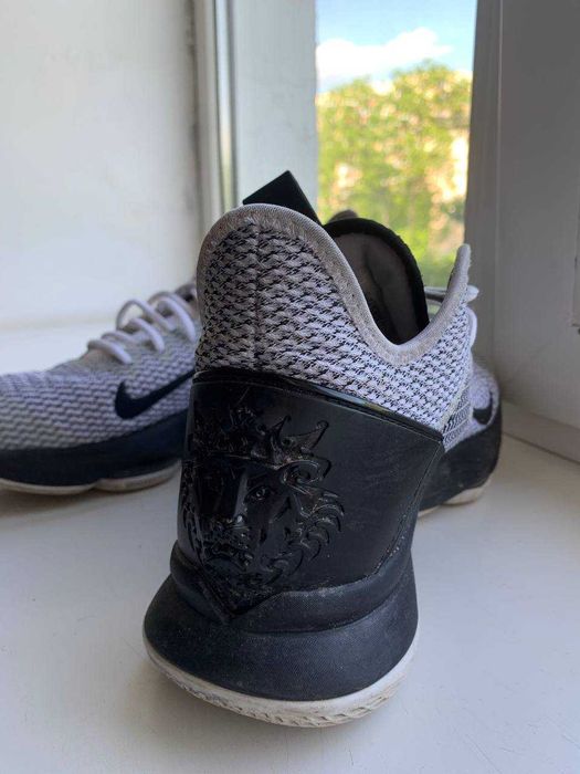 Кросівки Nike Lebron Witness 4 WHITE/BLACK