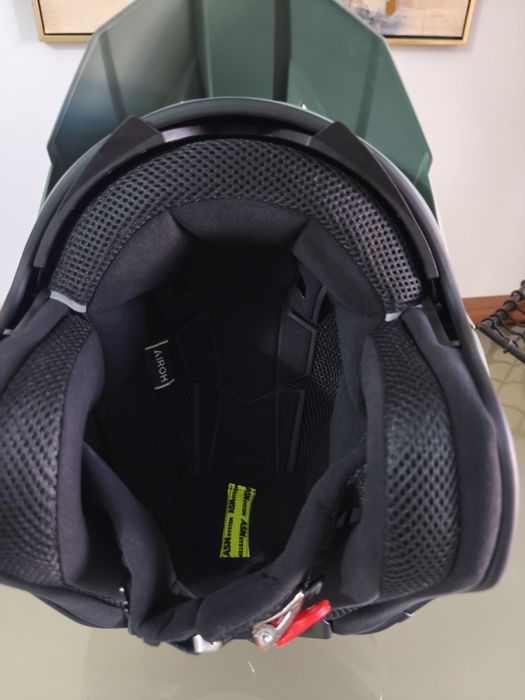 Capacete  Kombakt AIROH verde tropa