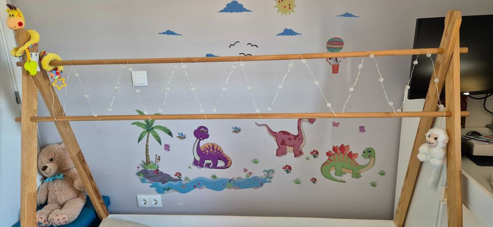 Cama Tipi Montessori + Estrado e Colchão + Proteção contra quedas