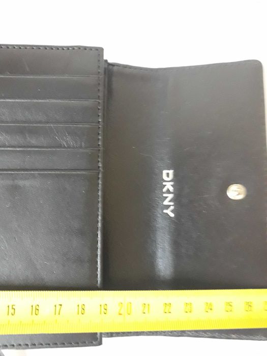 DESOCUPAR | Carteira DKNY | pele e tecido| bom estado