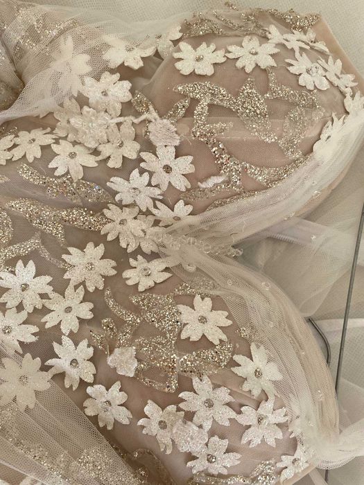 Suknia Ślubna zdobiona