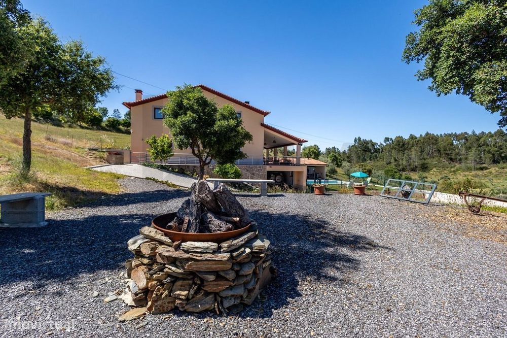 Quinta Fonte do Cágado - Moradia com 6 suites, piscina e terreno de 1.