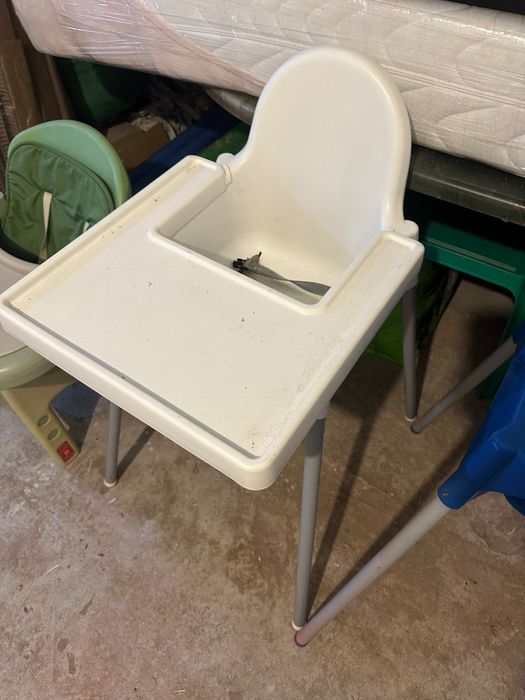 Krzesełka do karmienia IKEA/łóżko z materacem/nocnik/nakładka/podest