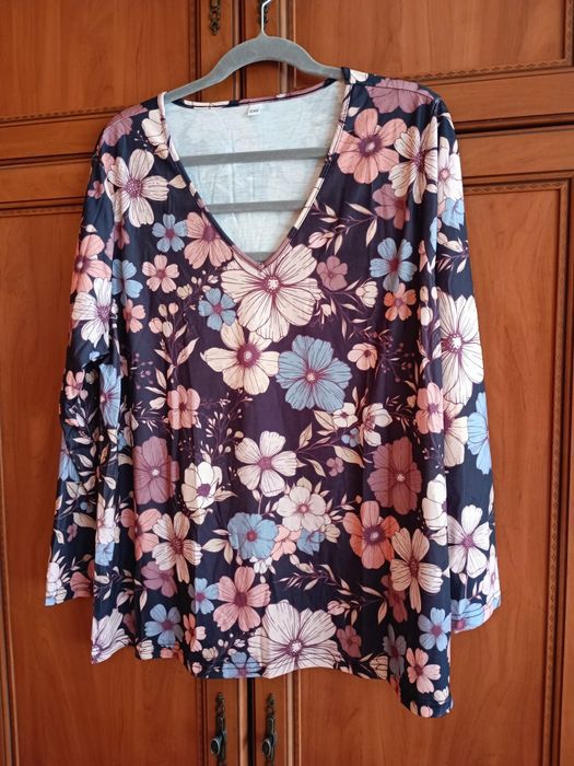 Okazja !!! Bluzka w kolorowe kwiaty XXL