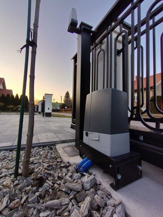 Montaż Serwis anteny SAT DVB-T kamery bramy napędy do bram szlabany