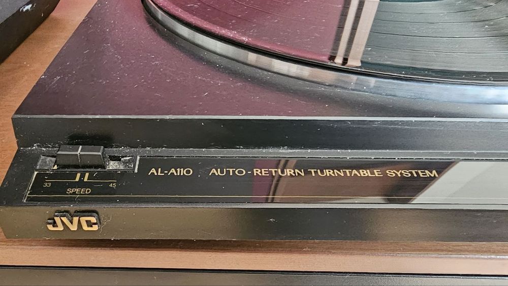 Програвач JVC AL-A110