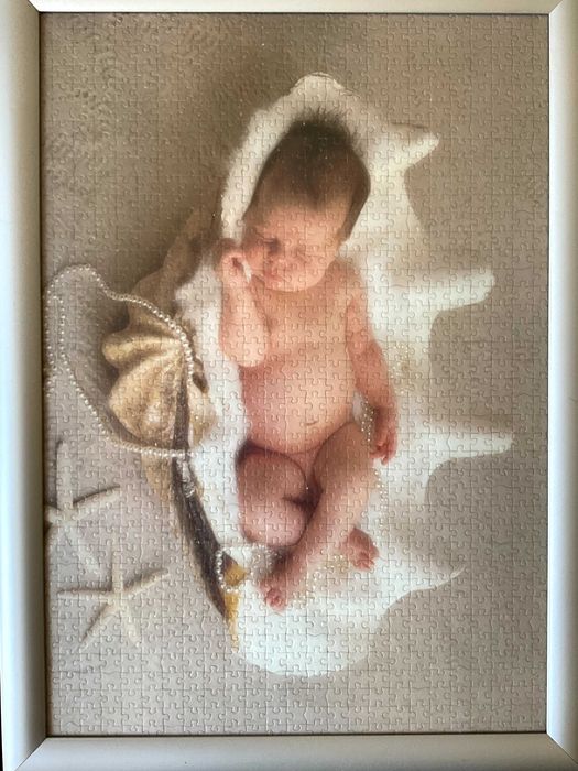 Quadro decorativo com moldura 1X70 - imagem bébé