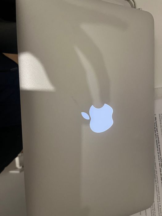 Apple Macbook Air 11 -2015
