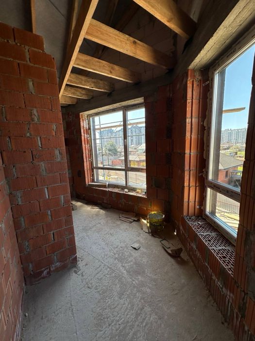 Центр Бучі- Таунхаус з газом та центральними комунікаціями!