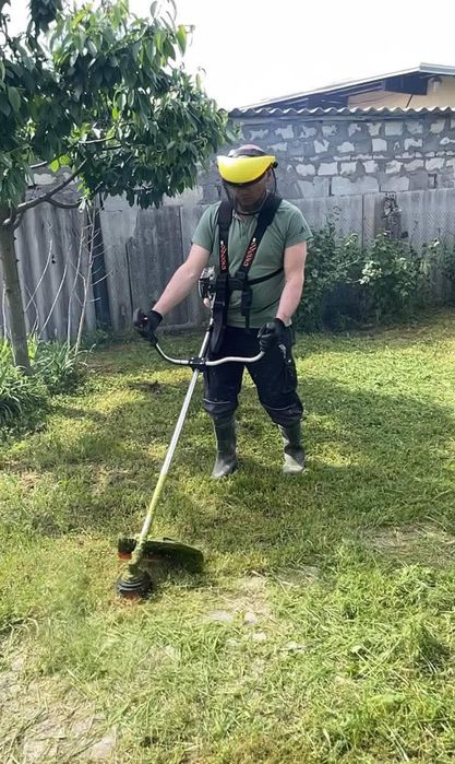 Покос трави бурьянів чагарників  від 250 грн.  Сотка