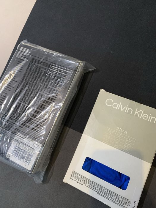 Conjunto Boxers Calvin Klein pack 2 pcs Tamanho L 12-14 NOVO em caixa+