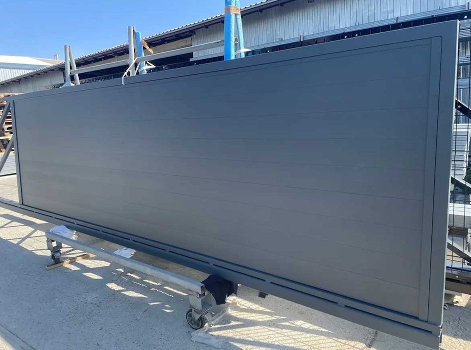 Brama przesuwna aluminiowa 150x400cm pełna