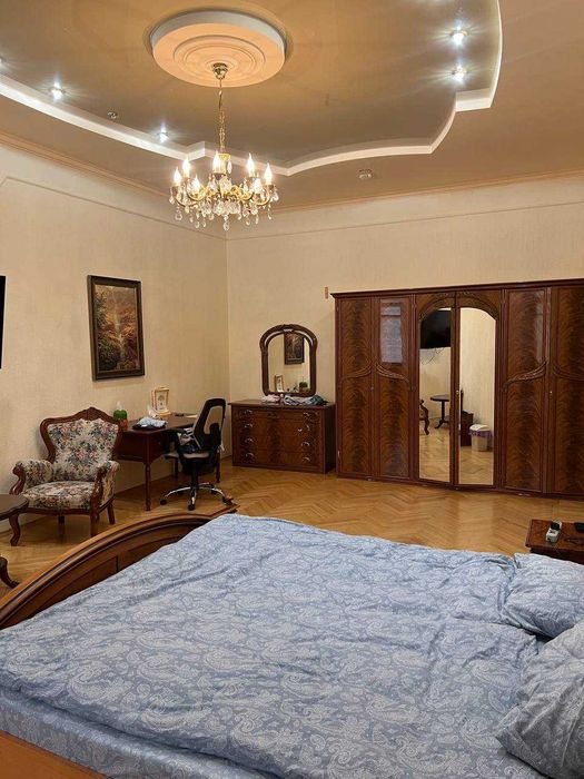 Оренда квартири в самому центрі. Великої площі: 160 кв.м.