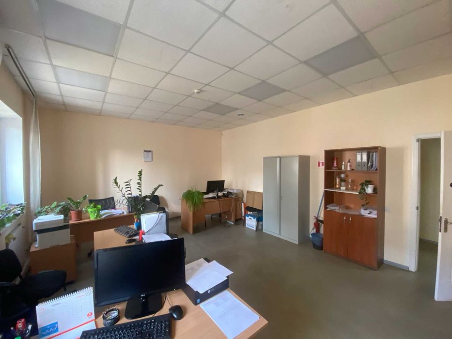 ОРЕНДА фасадного нежитлового приміщення вільного призначення до 100м.