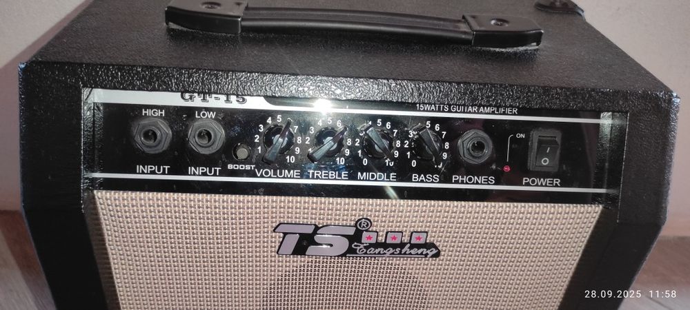 Набір електрогітара Deviser L-G1 ST BK + комбопідсилювач