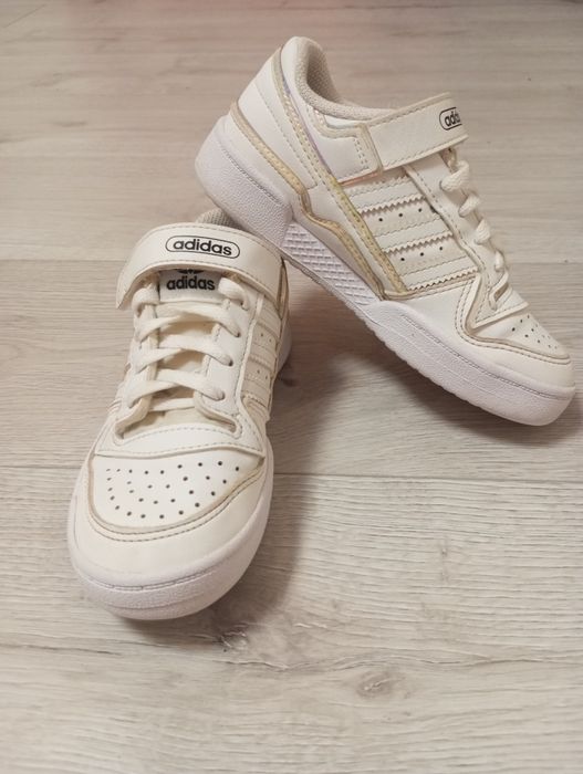 Дитячі кросівки adidas