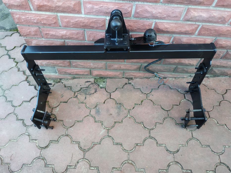 Фаркоп Крафтер . Спрінтер  . Бампер з пластиковою підніжкою . 14 р .