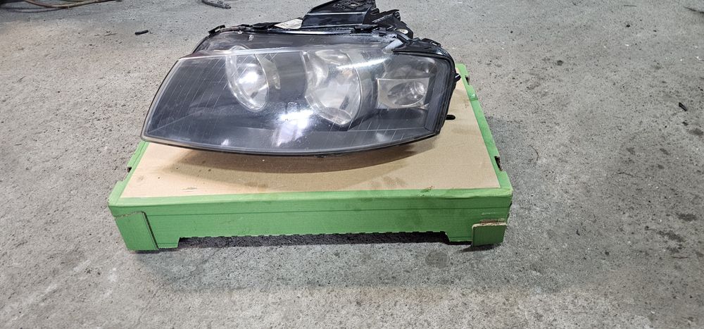 Lampa lewa przód audi a3 sportback 2007r orginał