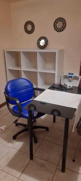 Gabinete de manicure,  pedicure.