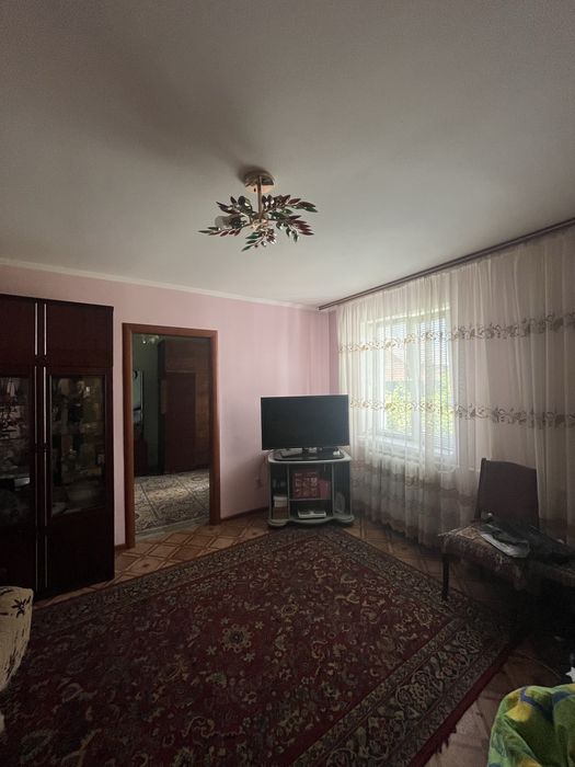 Продаж будинку в центрі міста