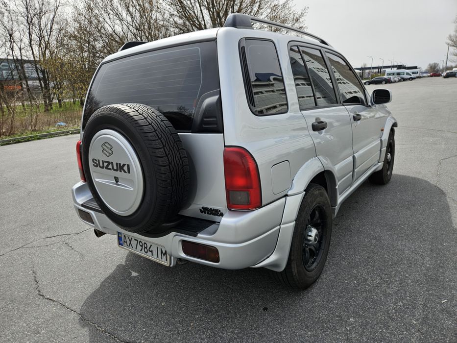 Suzuki Grand Vitara 2.0 бензин 2003